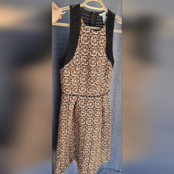 Dress - Picture 1 of 4